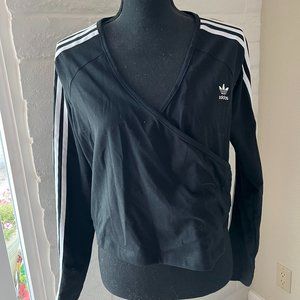 Adidas classic long sleeve crop top with classic old school logo, size 2X